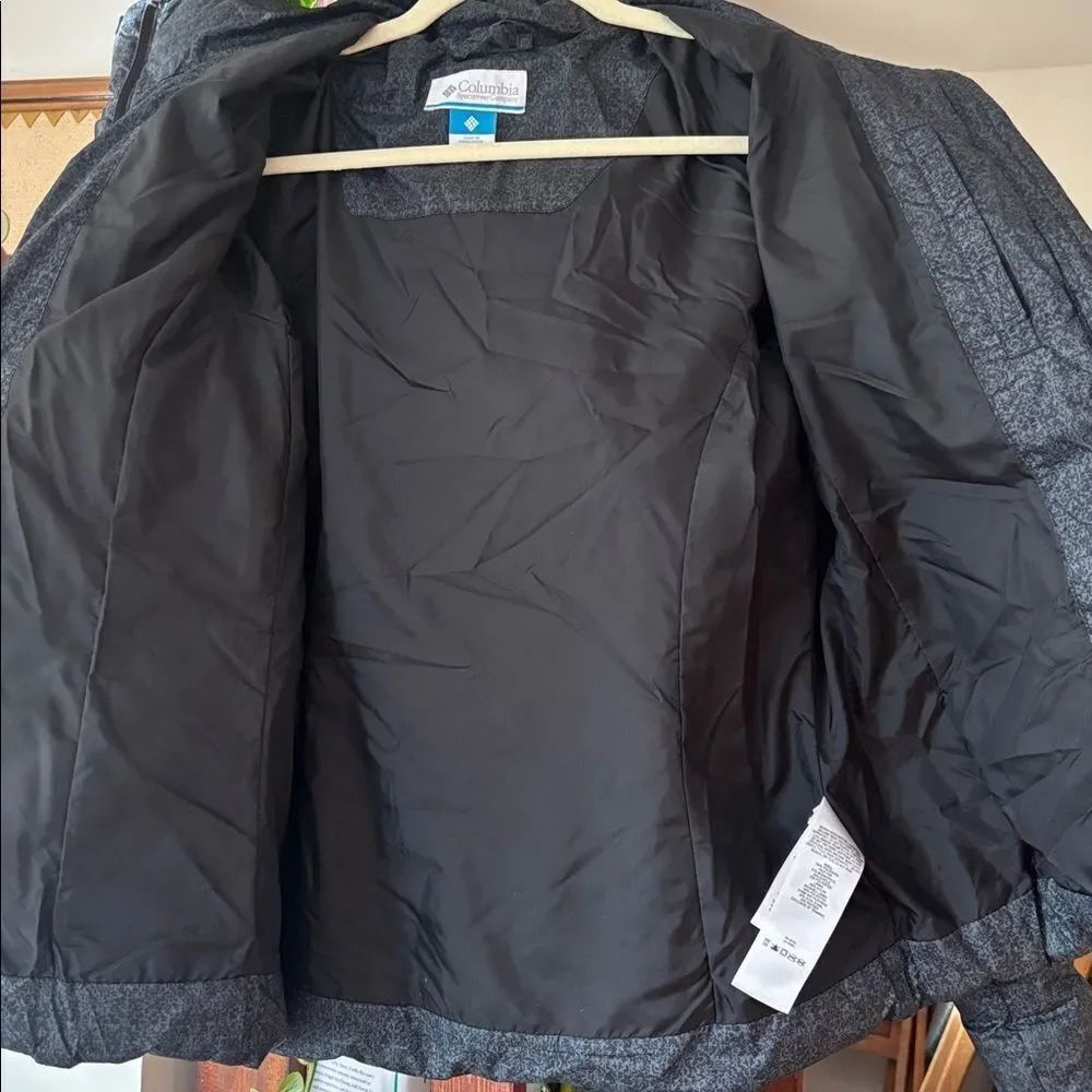 Hardly Worn! Columbia Down Gray Puffer Jacket Detachable Faux Fur Hood Size Med - Picture 10 of 14